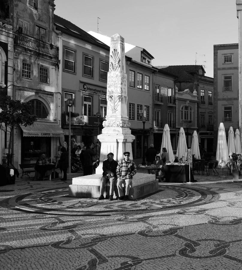 Downtown Shelter - Casa Da Praca Apartment Aveiro Luaran gambar